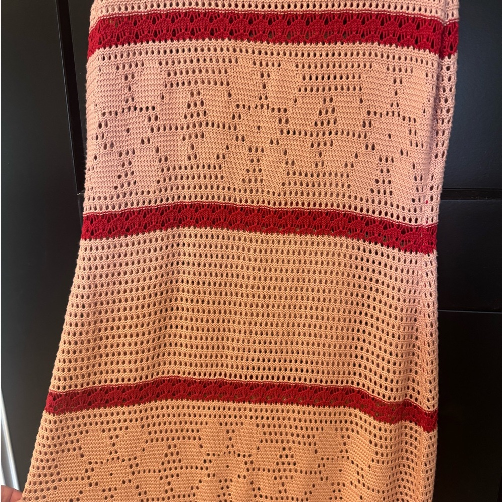Pink and Red Sleeveless Crochet Dress - Picture 4 of 4